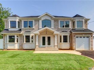 235 N Pine St, Massapequa, NY