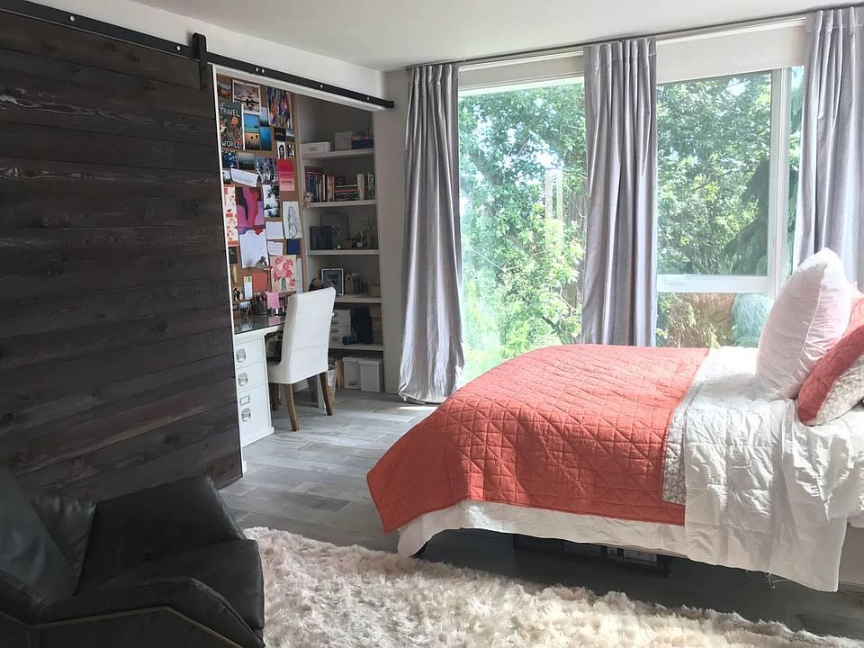Master bedroom (furniture not included)