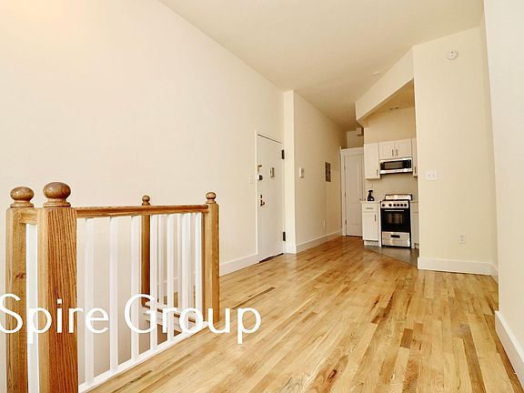 3rd image of 340 W 47th St APT 1A