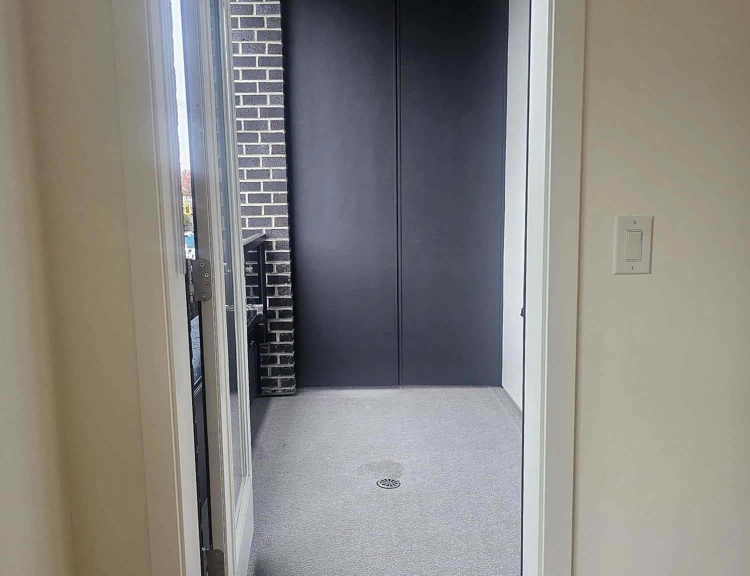 2 bed, 605 sqft, $1,800 — Photo 2