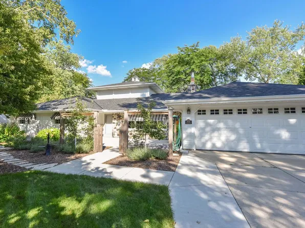 W176N8474 Sunset Ridge DRIVE, Menomonee Falls, WI 53051