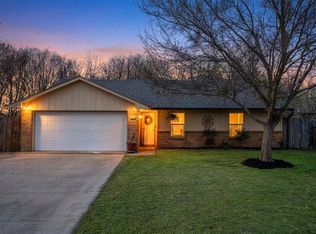 125 W 5th St, Krum, TX 76249