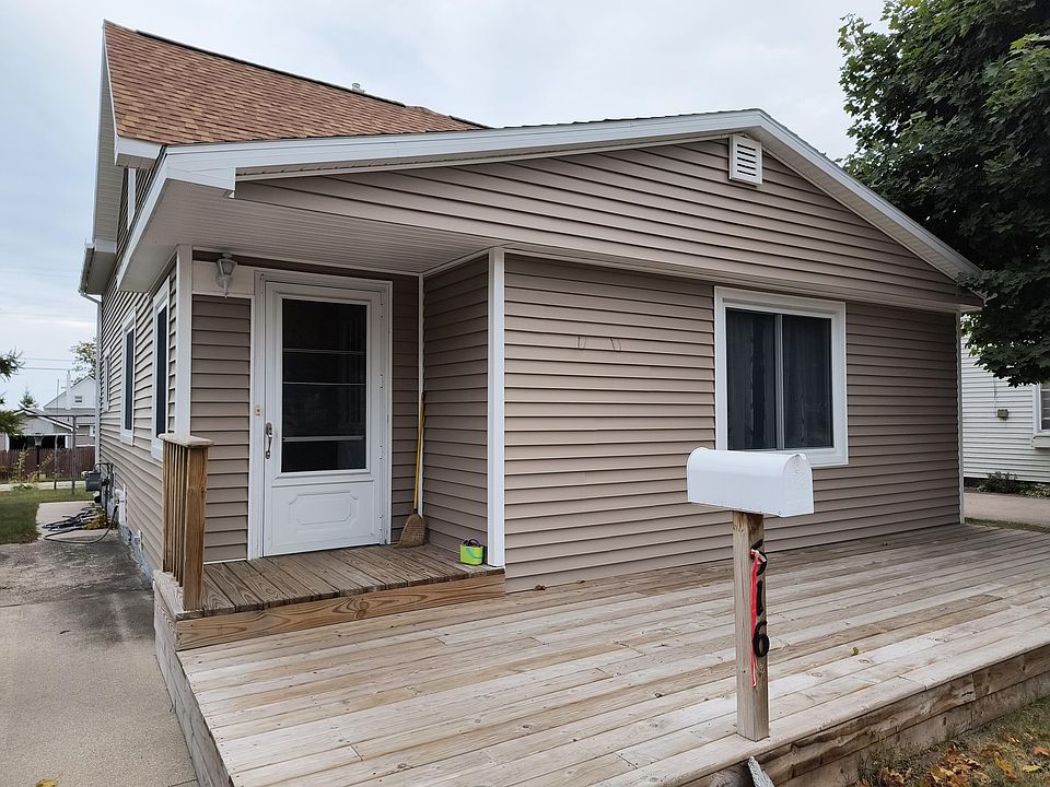 1st image of 516 S 1st St