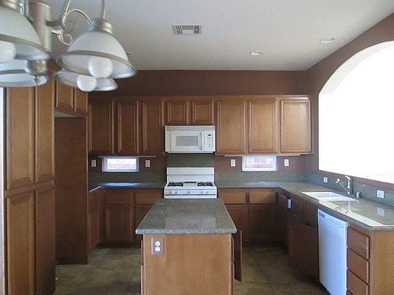 2nd image of 30076 Meadow Oaks St