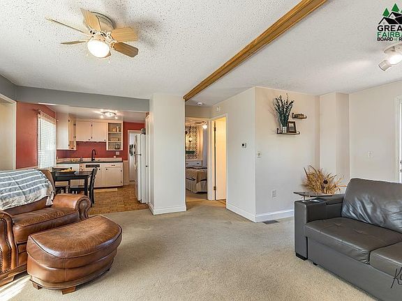5th image of 1632 Tamarack St