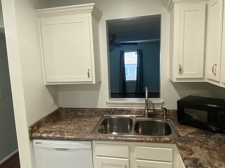 2930 Millbank Row — Photo 9
