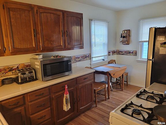 3rd image of 2322 4th St #A
