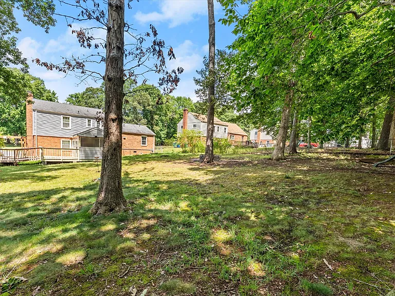 2220 Lauderdale Dr — Photo 43