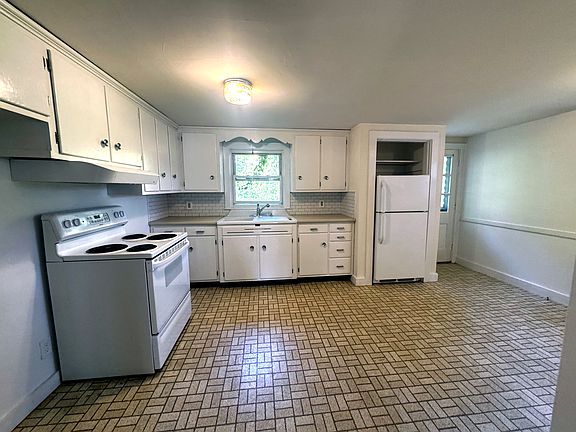 5th image of 56 Spruce St #56