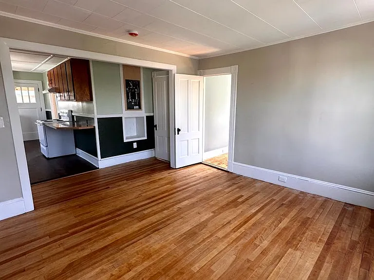 19 Centennial St — Photo 9