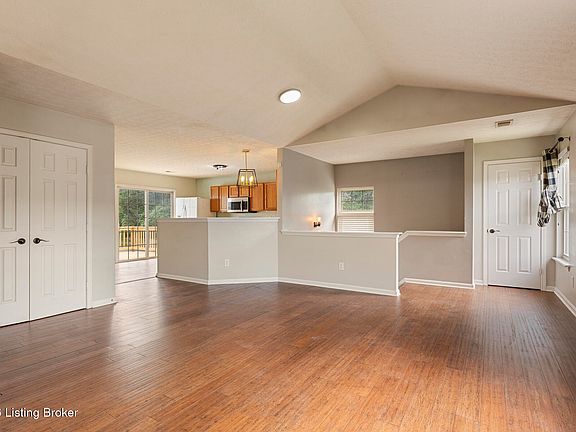 5th image of 8010 Kelly Green Way