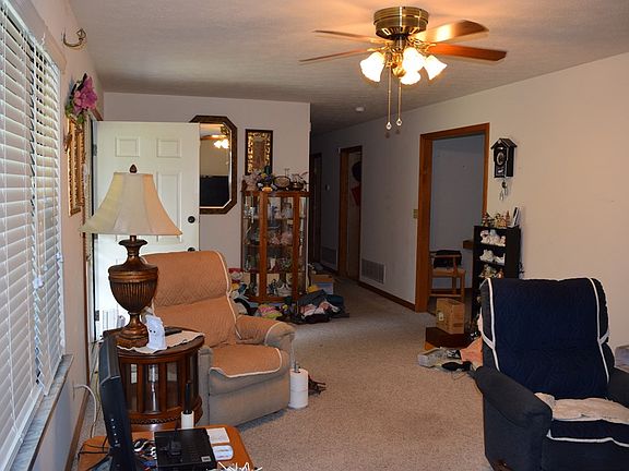 4th image of 301 Venture Ln