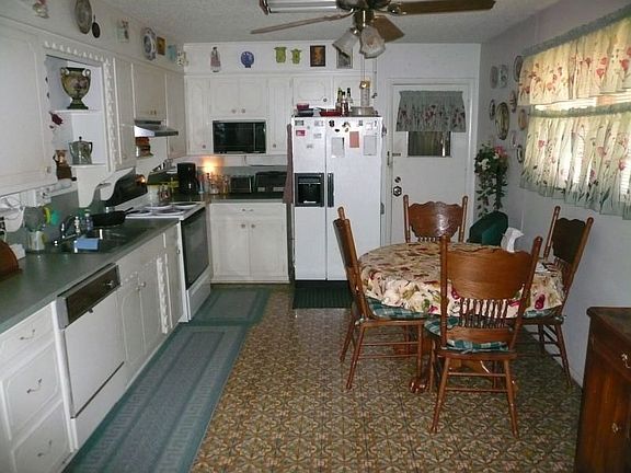 4th image of 6116 NW Maple Ave