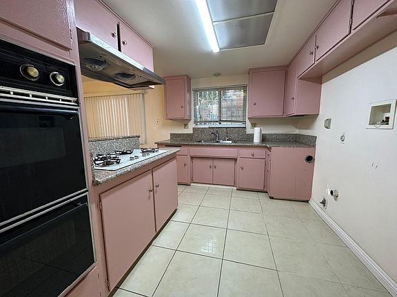 3rd image of 3349 Eckhart Ave