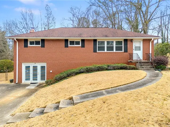 3406 Woodview Dr SE, Smyrna, GA 30082