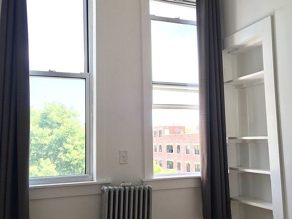 2nd image of 115 Weirfield St #3RR