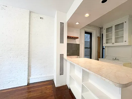 Rented by Spire Group | media 11