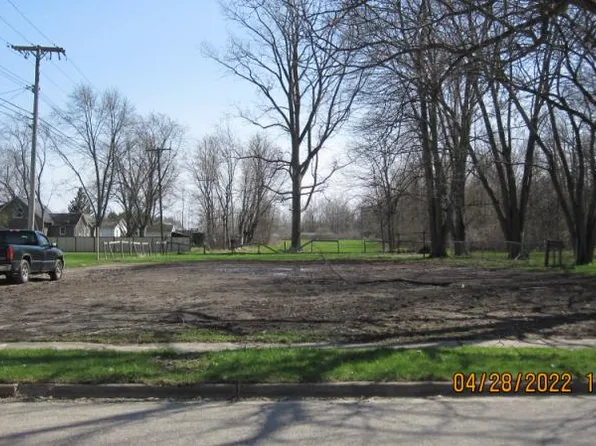 77 W Mills St, Sandusky, MI 48471