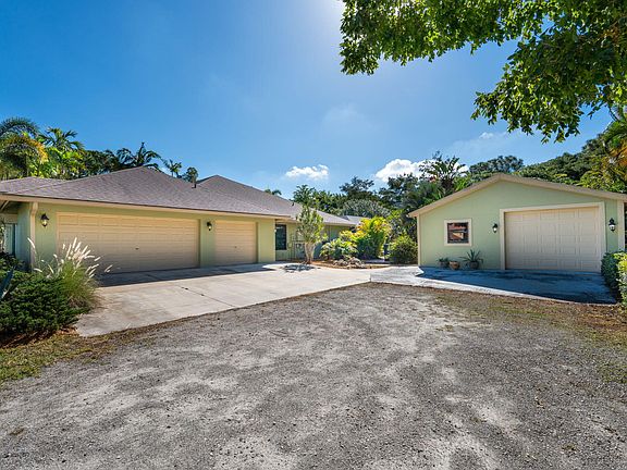 4th image of 17352 Valencia Boulevard