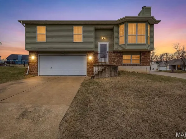 120 Greenbrier Blvd, Festus, MO 63028