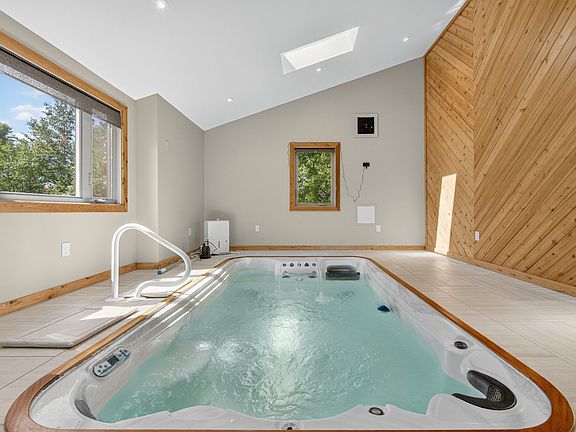 2nd image of 12 Diemer Rd