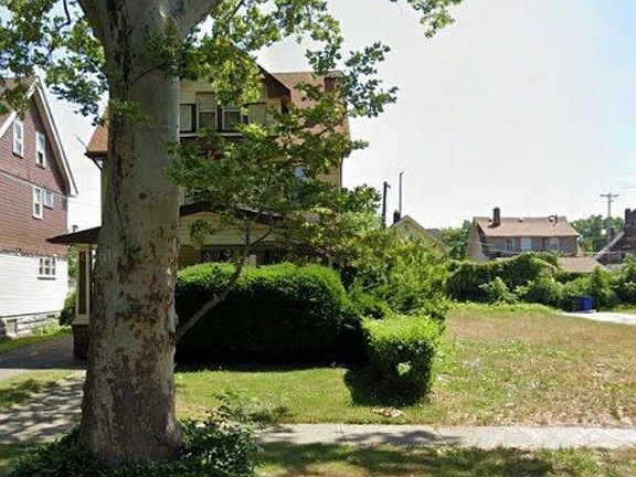 3rd image of 747 Thornhill Dr