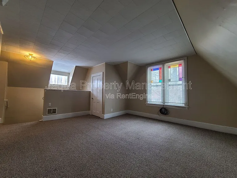 621 State St #2 — Photo 3