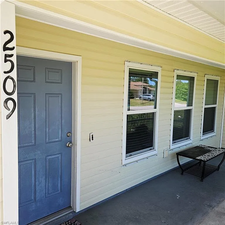 3 bed, 2.0 bath, 1415 sqft, $2,050 — Photo 1