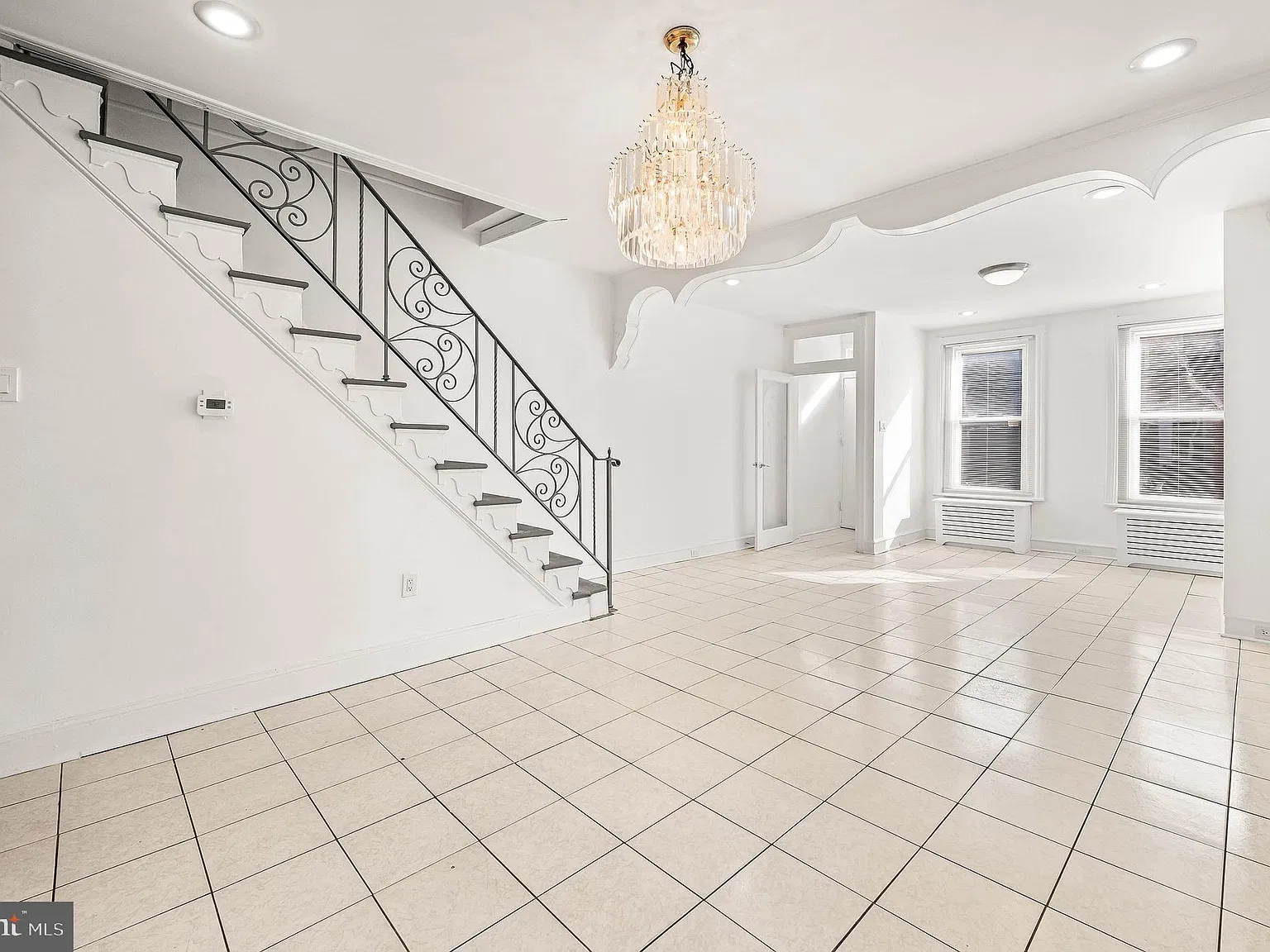 3 bed, 1.5 bath, 1128 sqft, $1,900 — Photo 4
