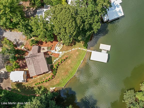 3rd image of 58 Lake Hill Dr