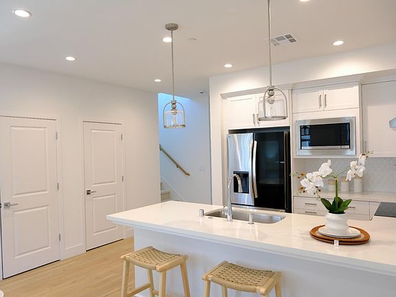 5th image of 1010 San Pierre Way