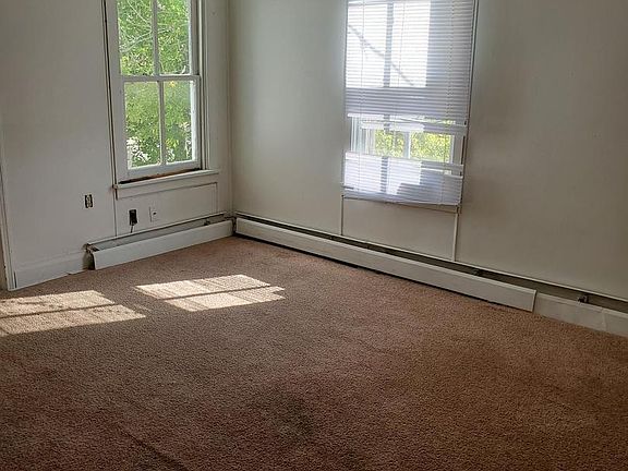 4th image of 121-123 Keystone Ave