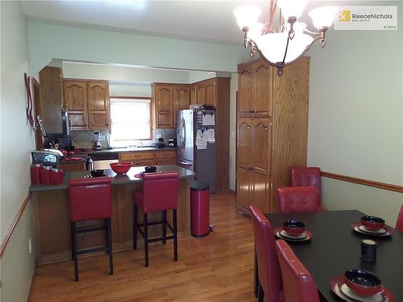 Have good sized family?! Eat at the bar or eat in kitchen!