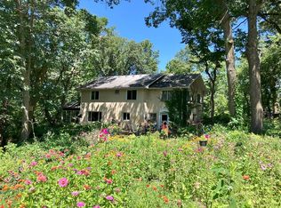 9551 Riverview Rd, Eden Prairie, MN 55347