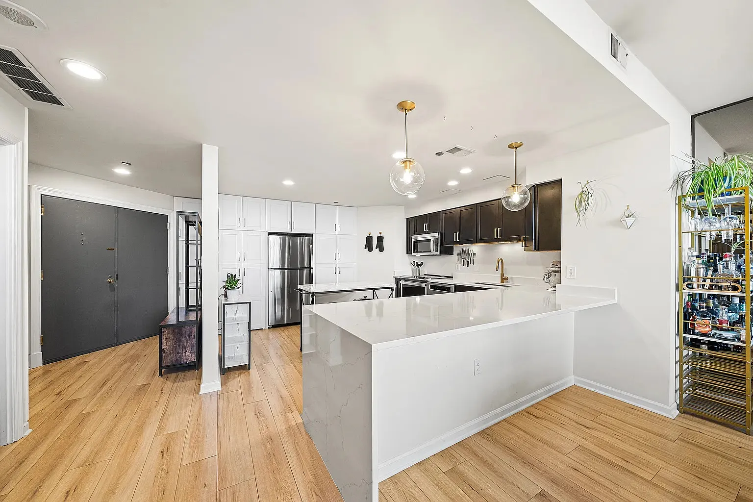 2 bed, 2.5 bath, 1518 sqft, $4,400 — Photo 4