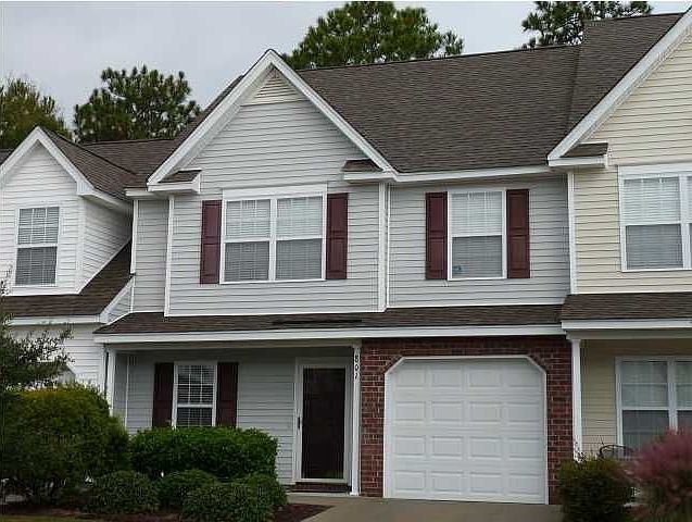 1st image of 801 Buckthorn Cir