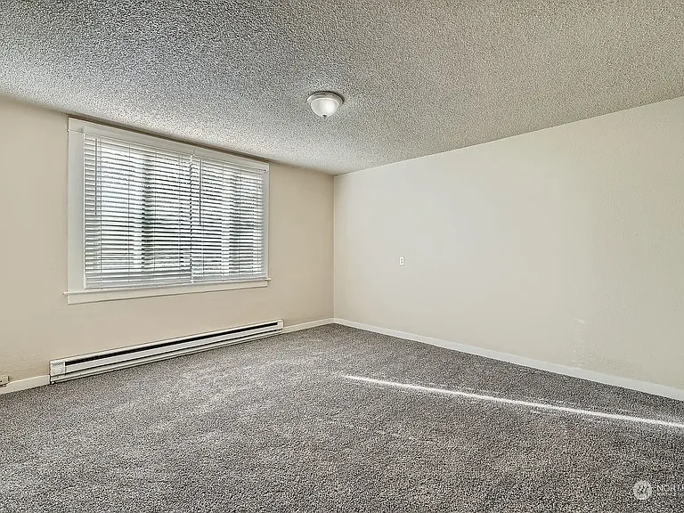 6838 S Park Ave — Photo 14
