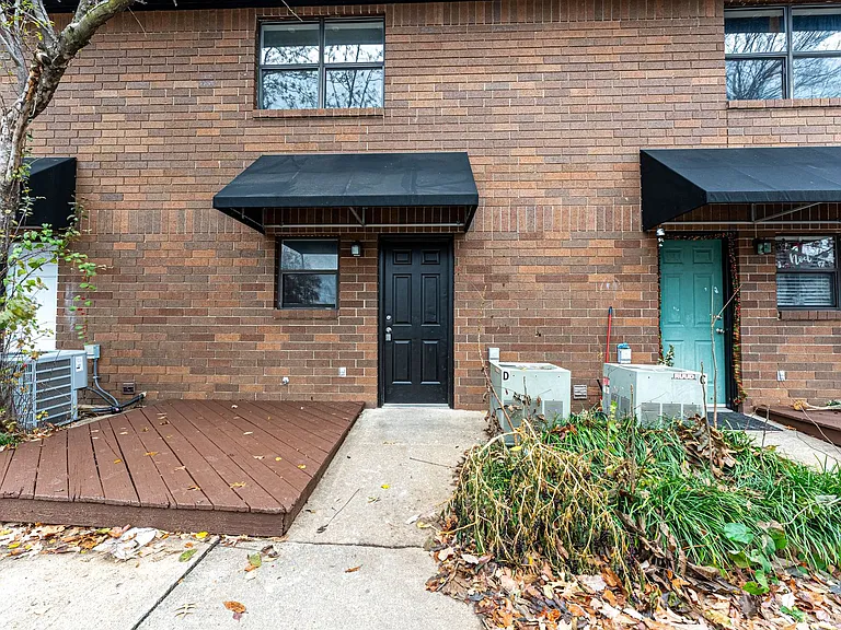 250 N Madison St #C — Photo 24