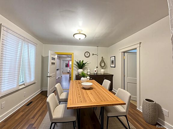 5th image of 3935 Caely Ave