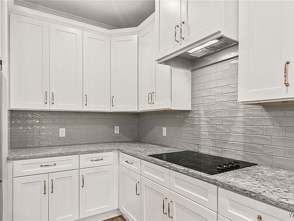 5th image of 13817 Sawtooth Ln