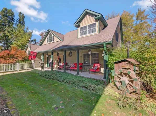 149 S Fairway Dr, Lake Ariel, PA 18436