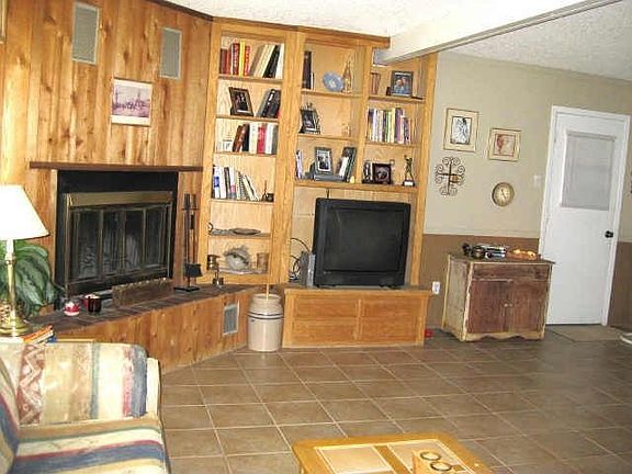 5th image of 99 Meadow Ln