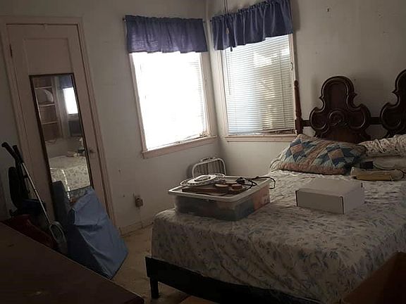 3rd image of 4212 Frazier Ave