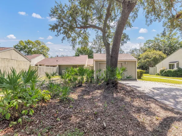 900 Bay Dr APT 36, Niceville, FL 32578