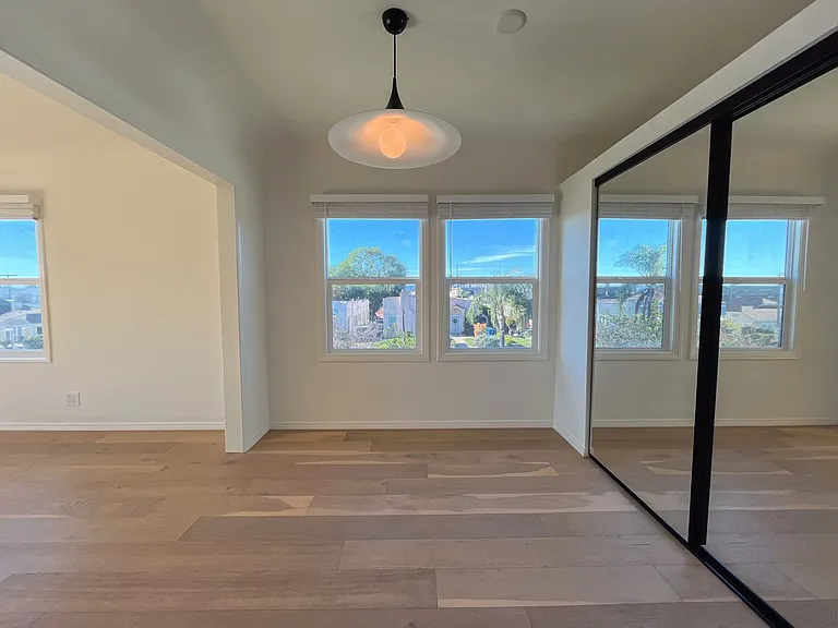 2202 S Bronson Ave — Photo 12