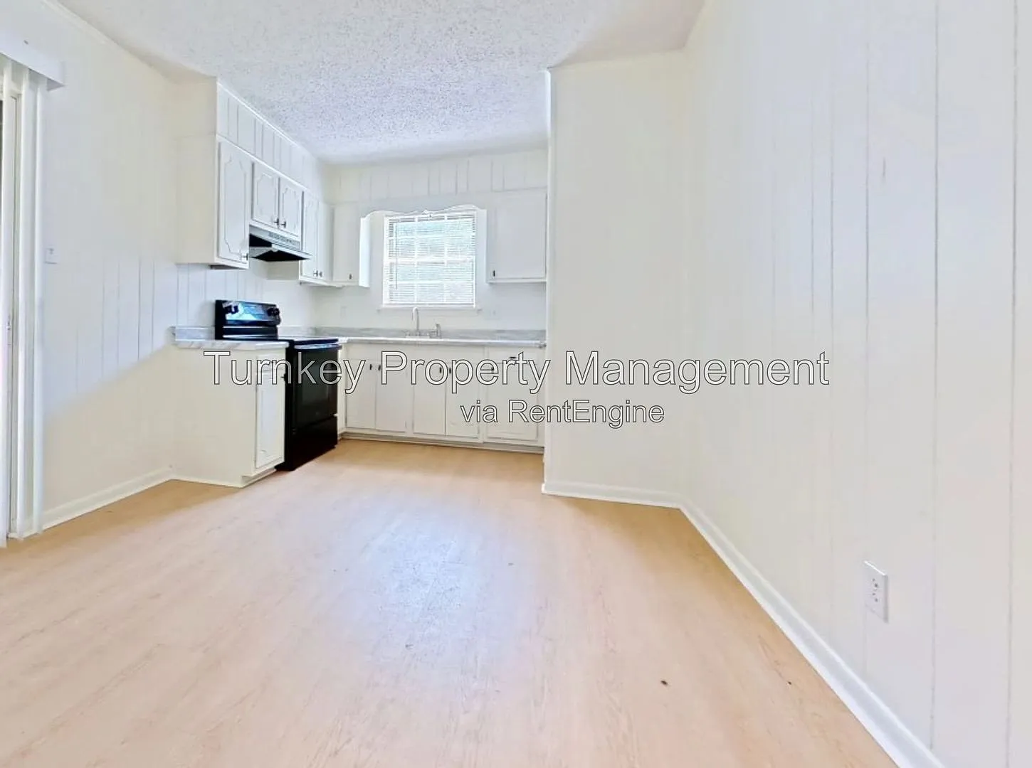 3 bed, 1.0 bath, 990 sqft, $1,150 — Photo 2