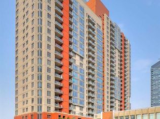 1053 W 10th St SW #1807, Calgary, AB T2R 1S6