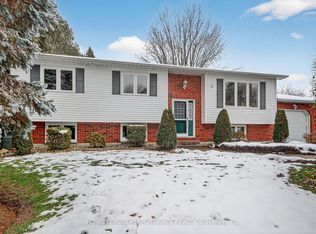 9 Eldon St, Russell, ON K4R1C1