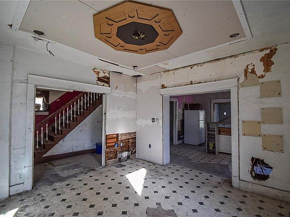 3rd image of 4121 Woodland Ave