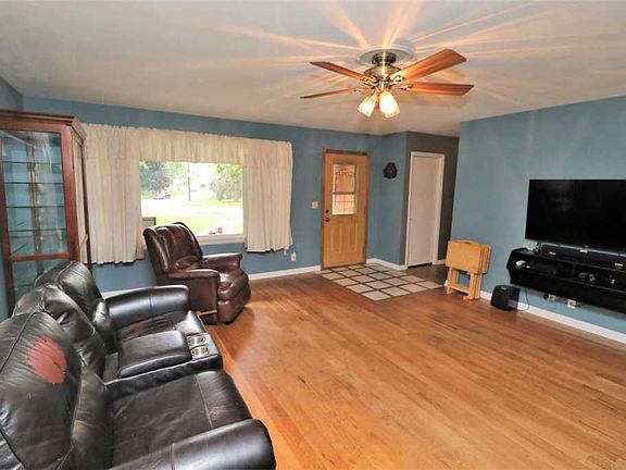 3rd image of 4612 Upland Dr